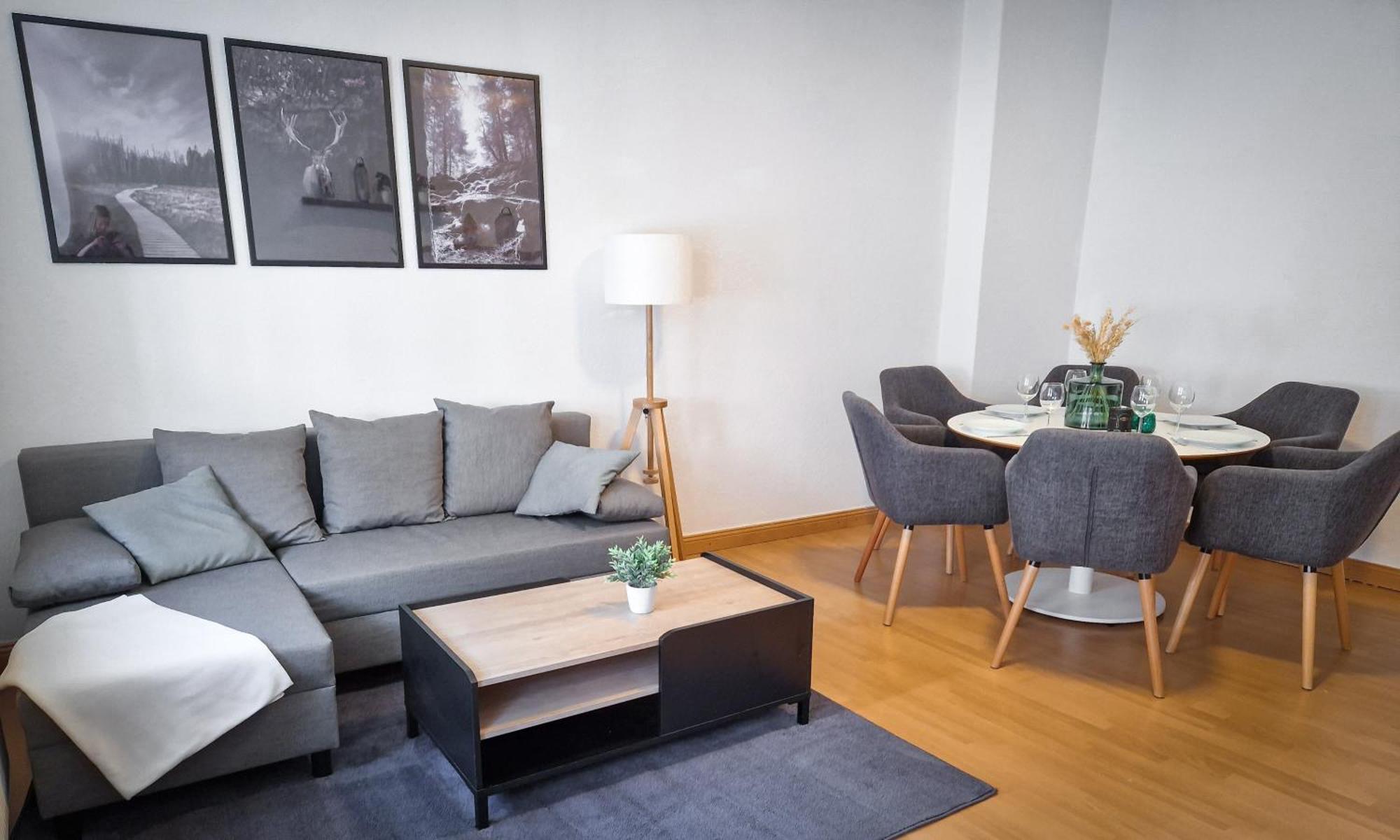 Grosszuegige Altstadtwohnung Lara Fuer 6 Personen Weißenfels Esterno foto